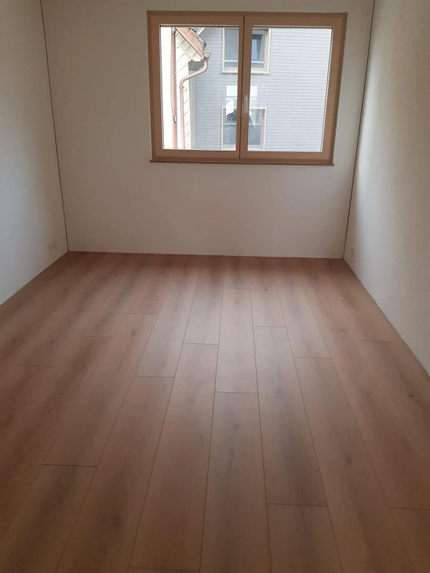Moderne Wohnung mit grosser Terrasse - Foto 9 von 14