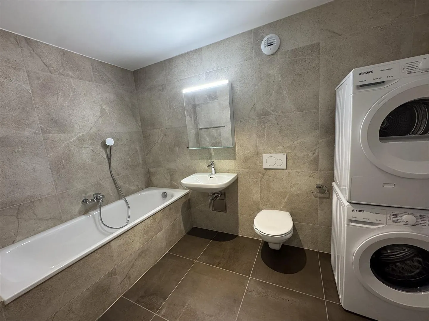 05658 - Appart. 4œ PCES - IMP. CHAMP-RIOND 20 - MATRAN - Foto 8 von 10