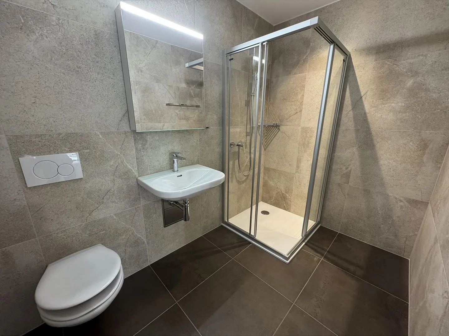 05658 - Appart. 4œ PCES - IMP. CHAMP-RIOND 20 - MATRAN - Foto 9 von 10