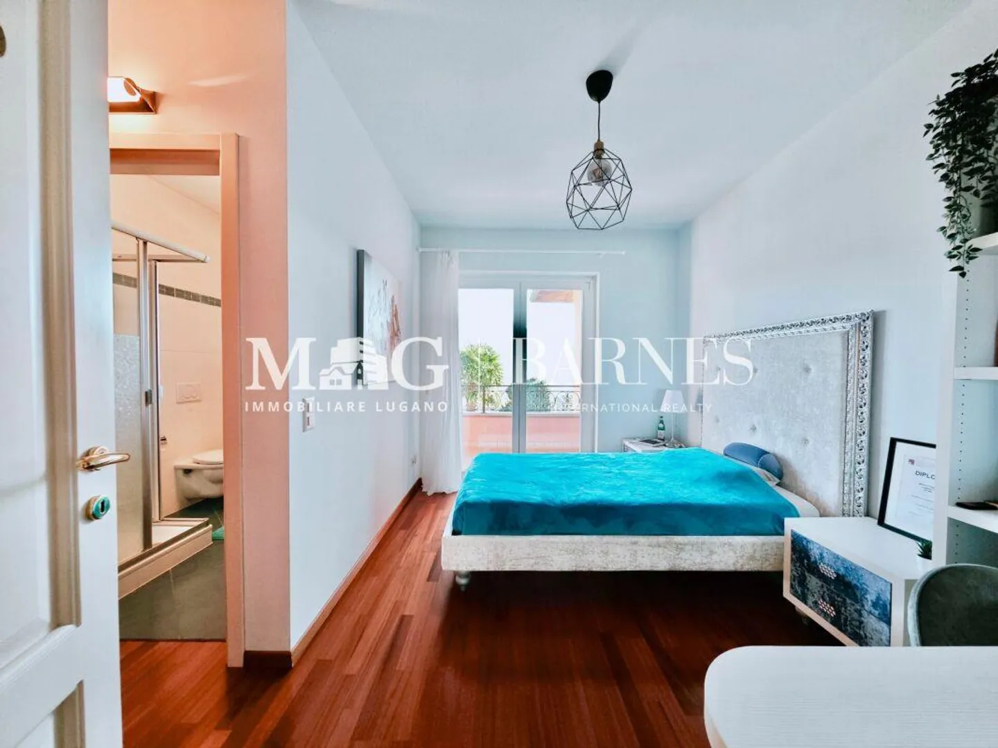 Lugano, Manno : Villa prestigieuse élégante avec piscine et maison d'hôtes - Photo 27 sur 30