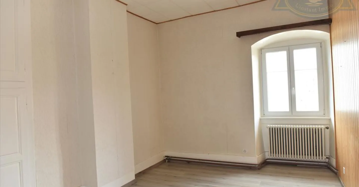 Residential Building - Photo 3 of 7