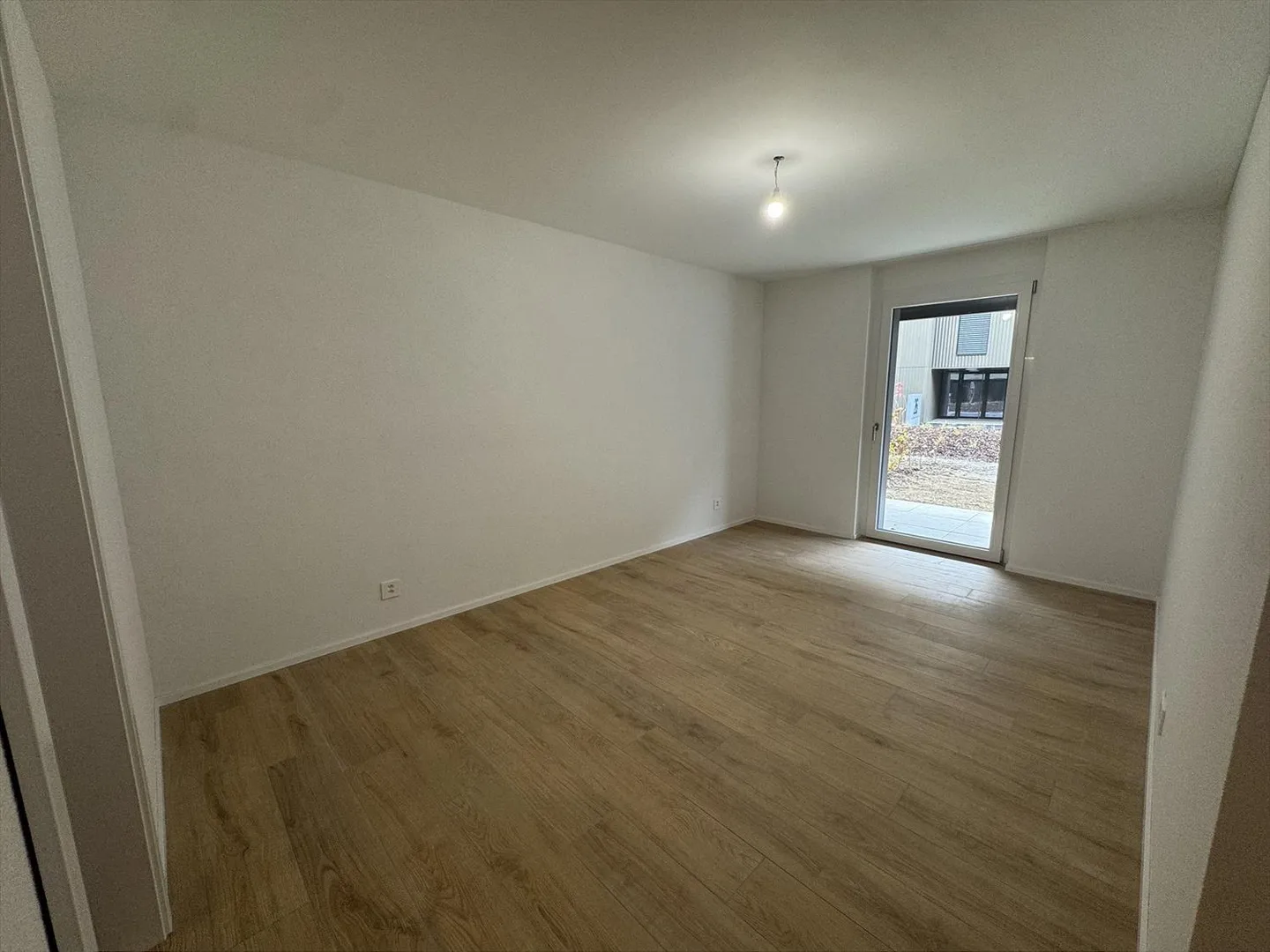 05658 - Appart. 4œ PCES - IMP. CHAMP-RIOND 20 - MATRAN - Foto 5 von 10