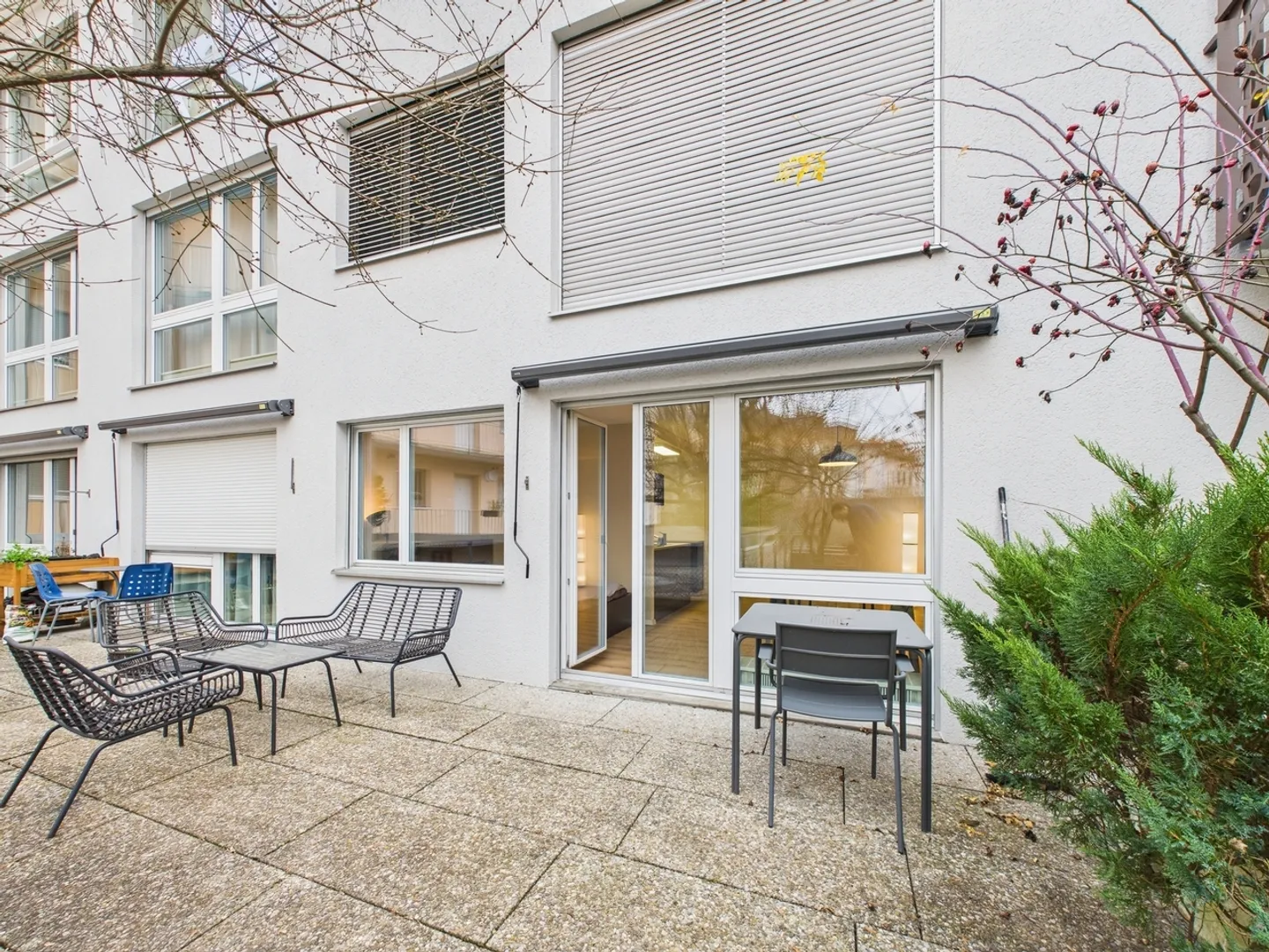 Quiet 1.5-room apartment with practical parking space, Zurich - Photo 1 of 10