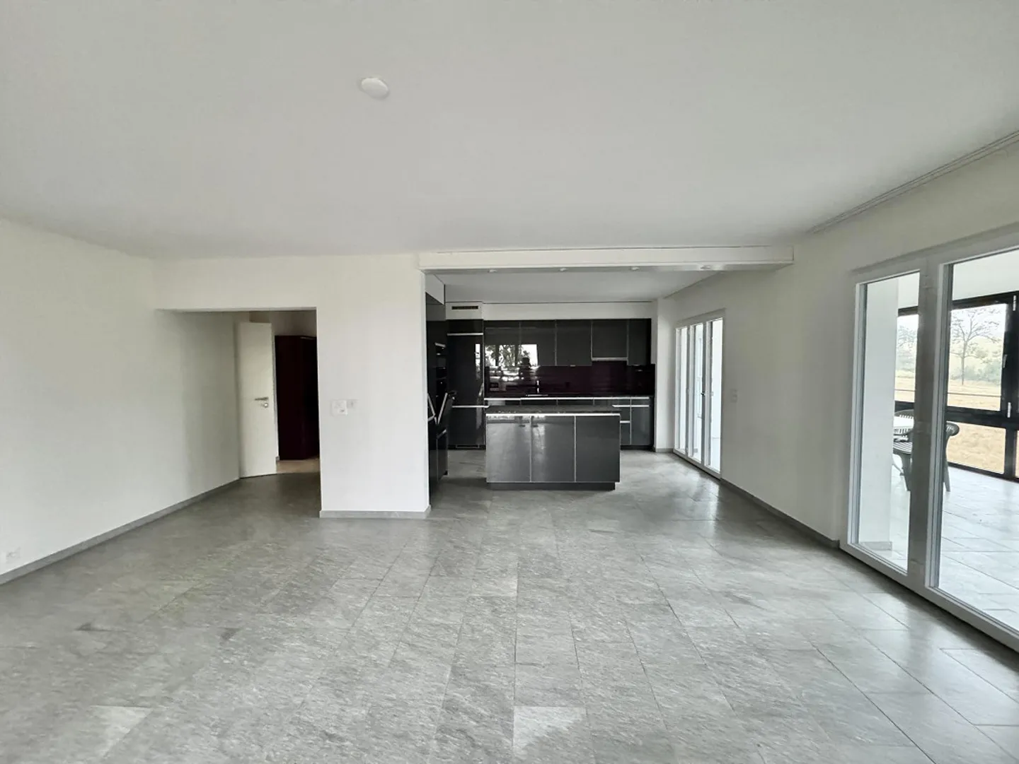 Appartement de 4,5 pièces avec jardin d'hiver - Photo 2 sur 19