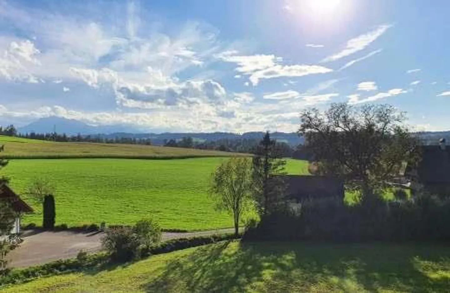 Appartement sous les combles de 4,5 pièces avec balcon d'hiver, climatisation et vue à Hünenberg - Photo 12 sur 12
