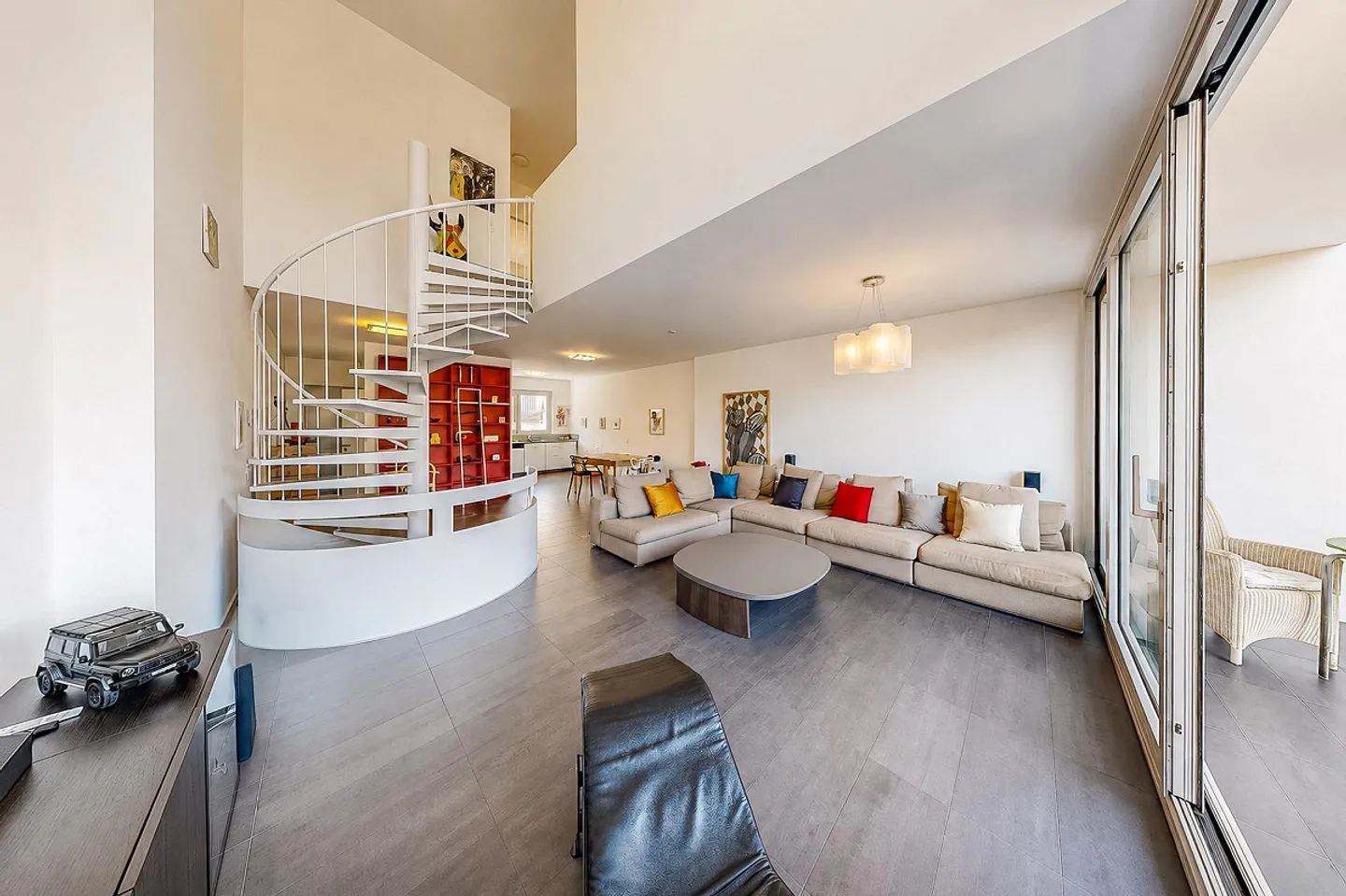 Spacious 4.5-room triplex with garden in Lugano - Photo 2 of 11