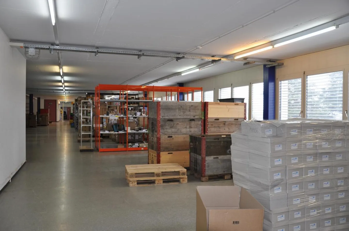Zu vermieten Werkstatt-, Lager- und Büroräume von 964 m2 - Foto 3 von 5