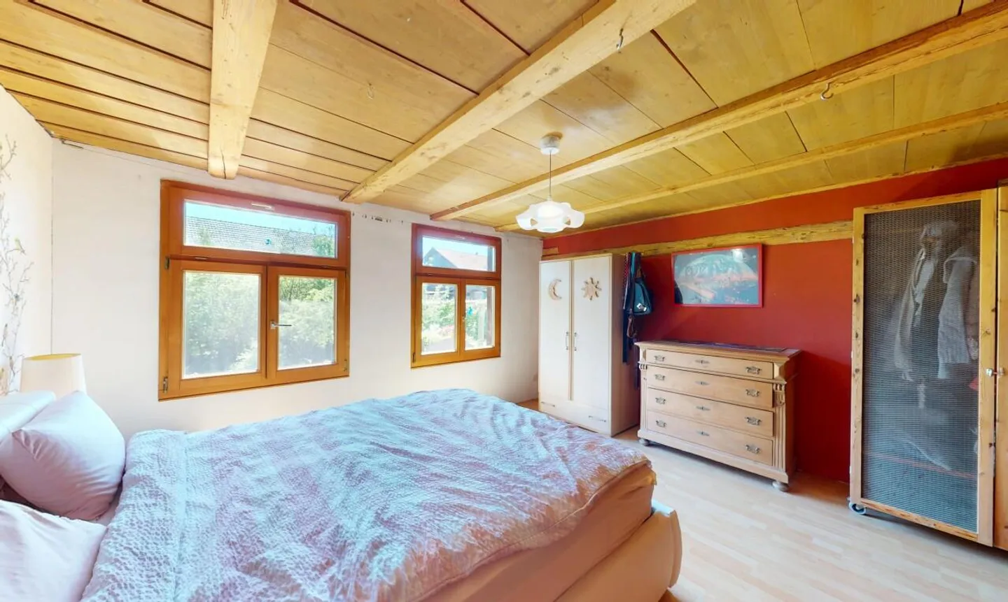 Charmante maison individuelle de 5 pièces dans un quartier résidentiel calme - Photo 8 sur 13