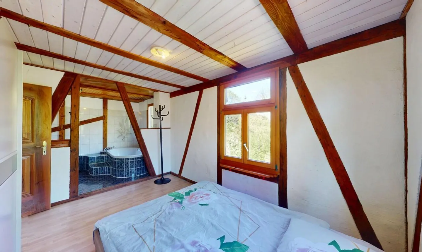 Charmante maison individuelle de 5 pièces dans un quartier résidentiel calme - Photo 9 sur 13