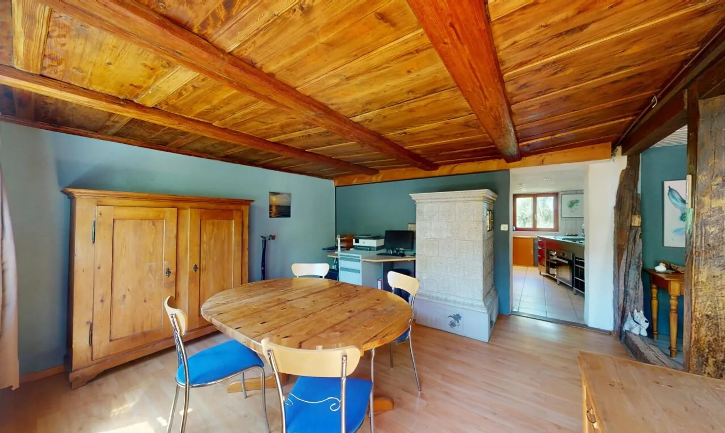 Charmante maison individuelle de 5 pièces dans un quartier résidentiel calme - Photo 3 sur 13