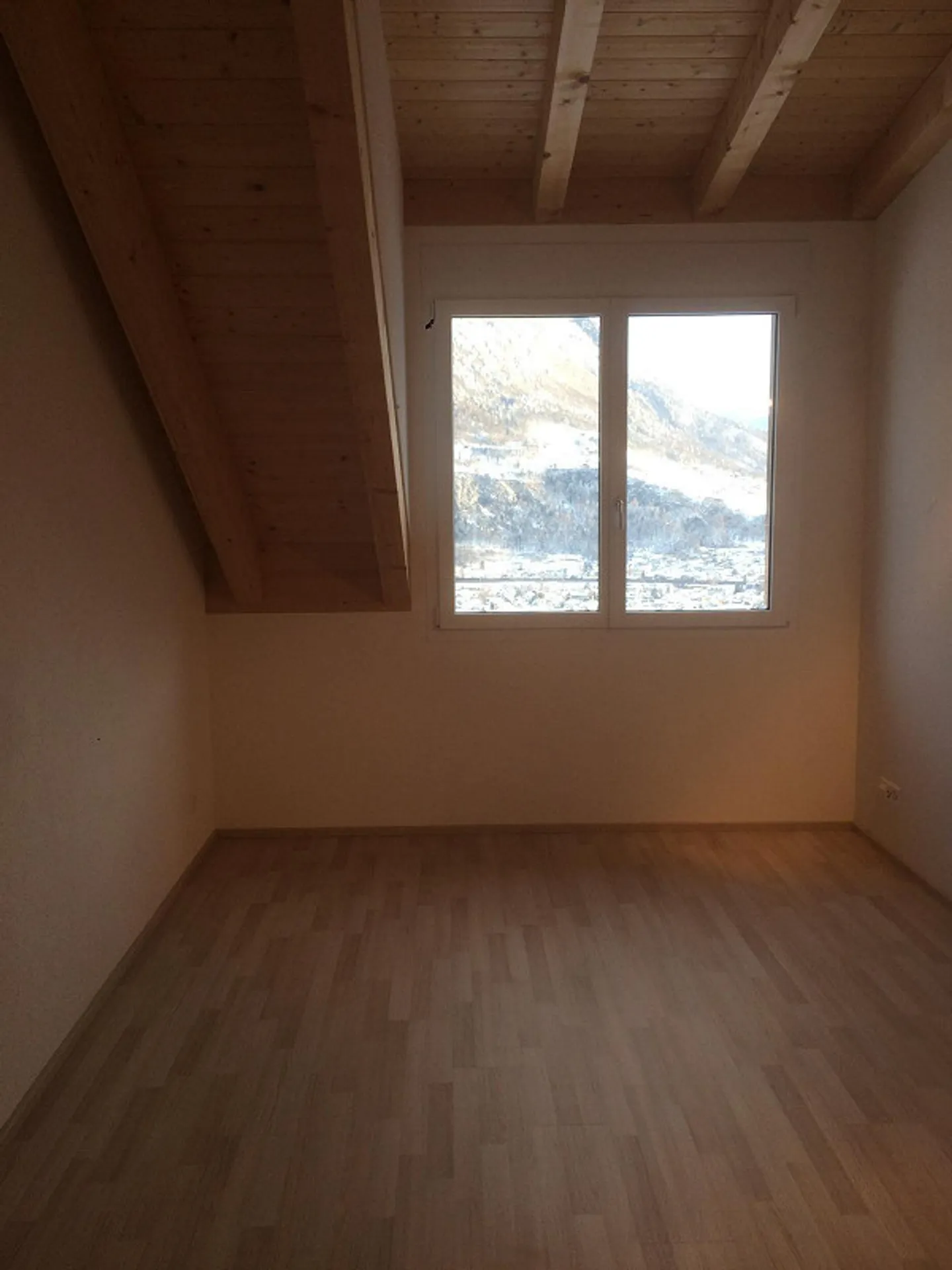 Beautiful 2.5 Room Apartment with a View of Mels and Surroundings - Photo 6 of 8