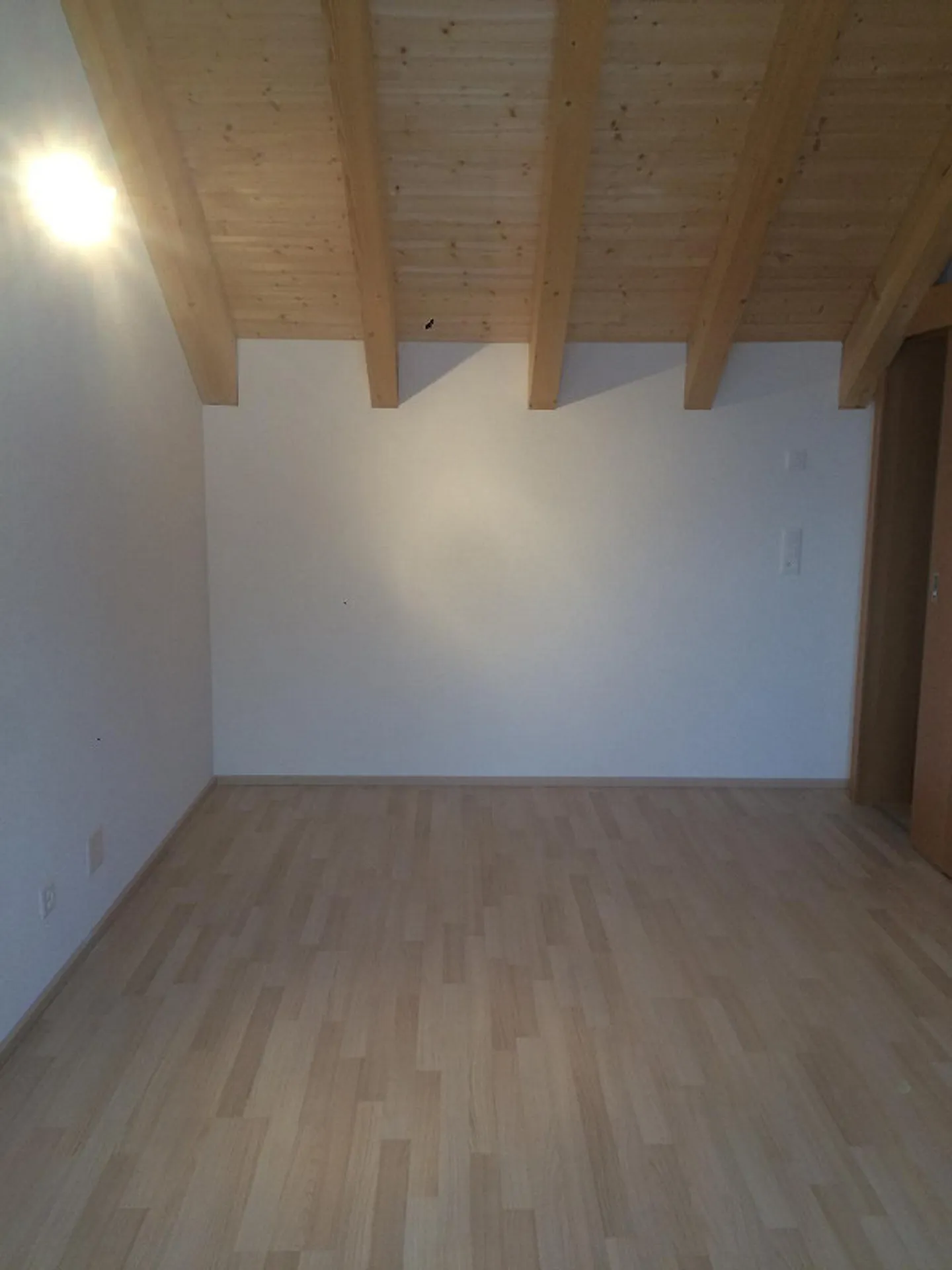 Beautiful 2.5 Room Apartment with a View of Mels and Surroundings - Photo 7 of 8