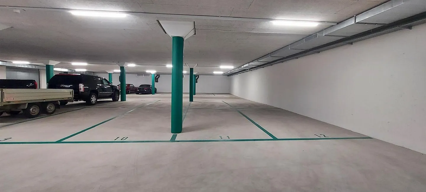 Bureau spacieux et fraîchement rénové dans un emplacement central à Weinfelden - Photo 9 sur 13