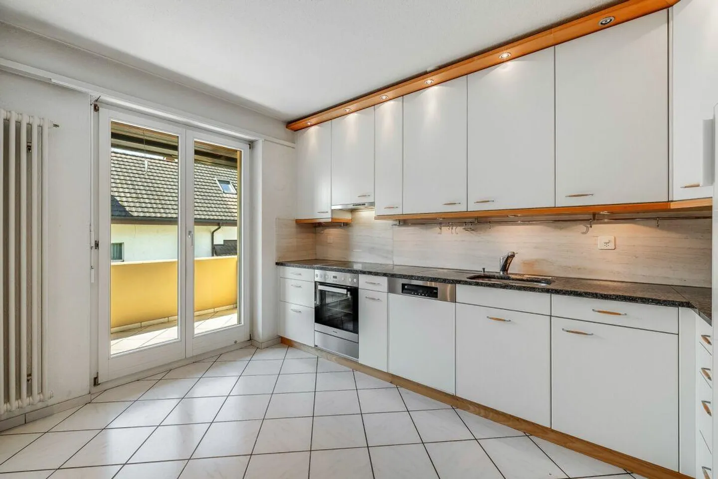 Casa unifamiliare con estensione multifunzionale - Foto 7 di 16