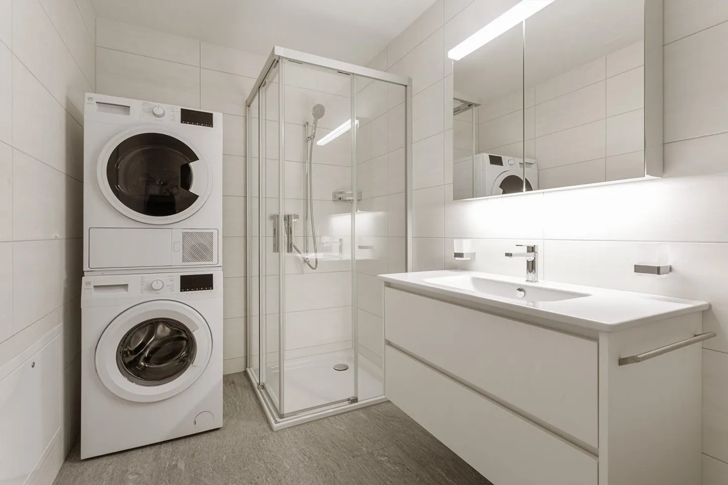 Appartement moderne de 2,5 pièces dans un immeuble neuf, 4ème étage - Photo 7 sur 8
