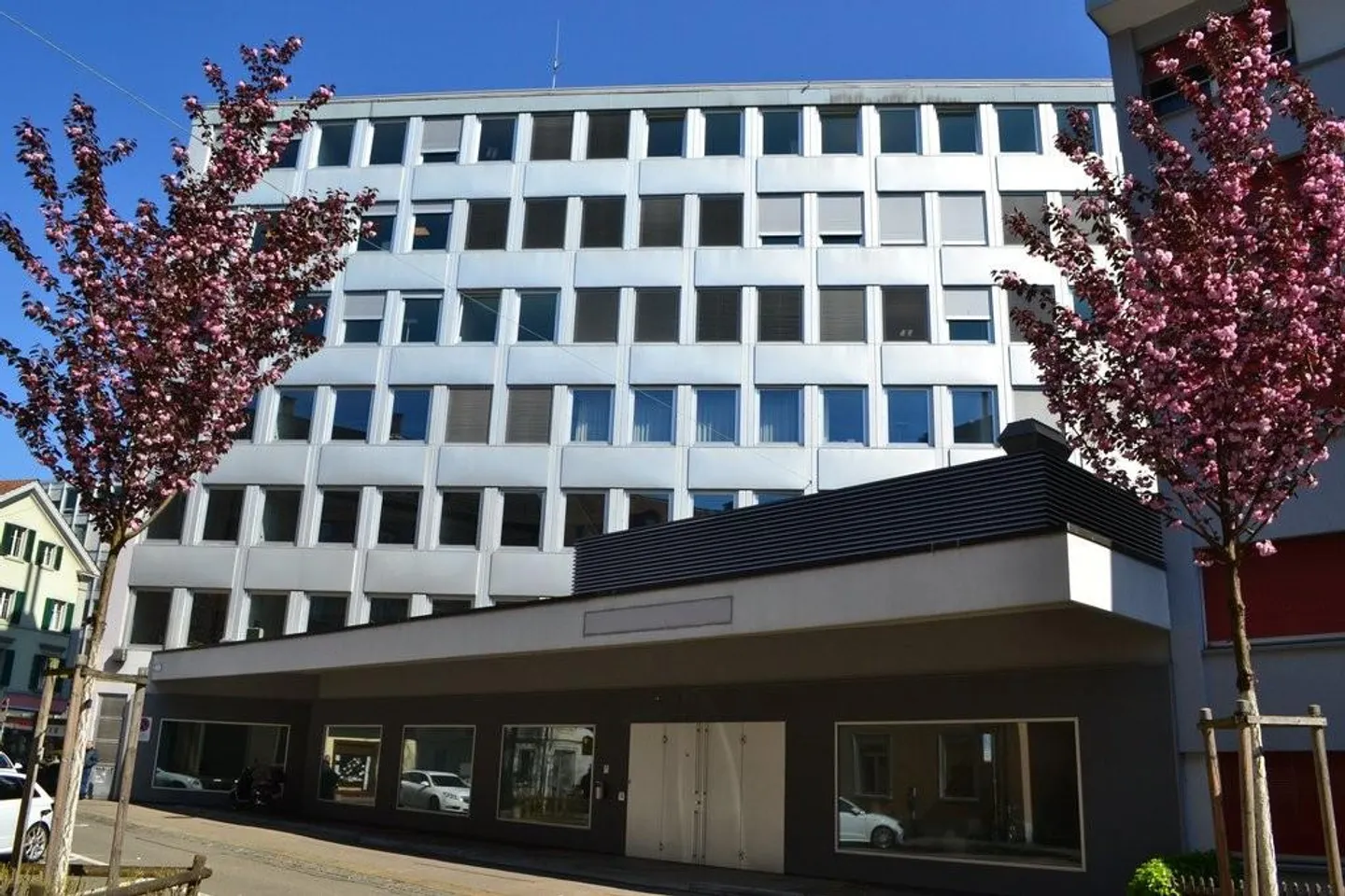 Place de parking dans le garage souterrain - 8004 Zurich - Photo 2 sur 2