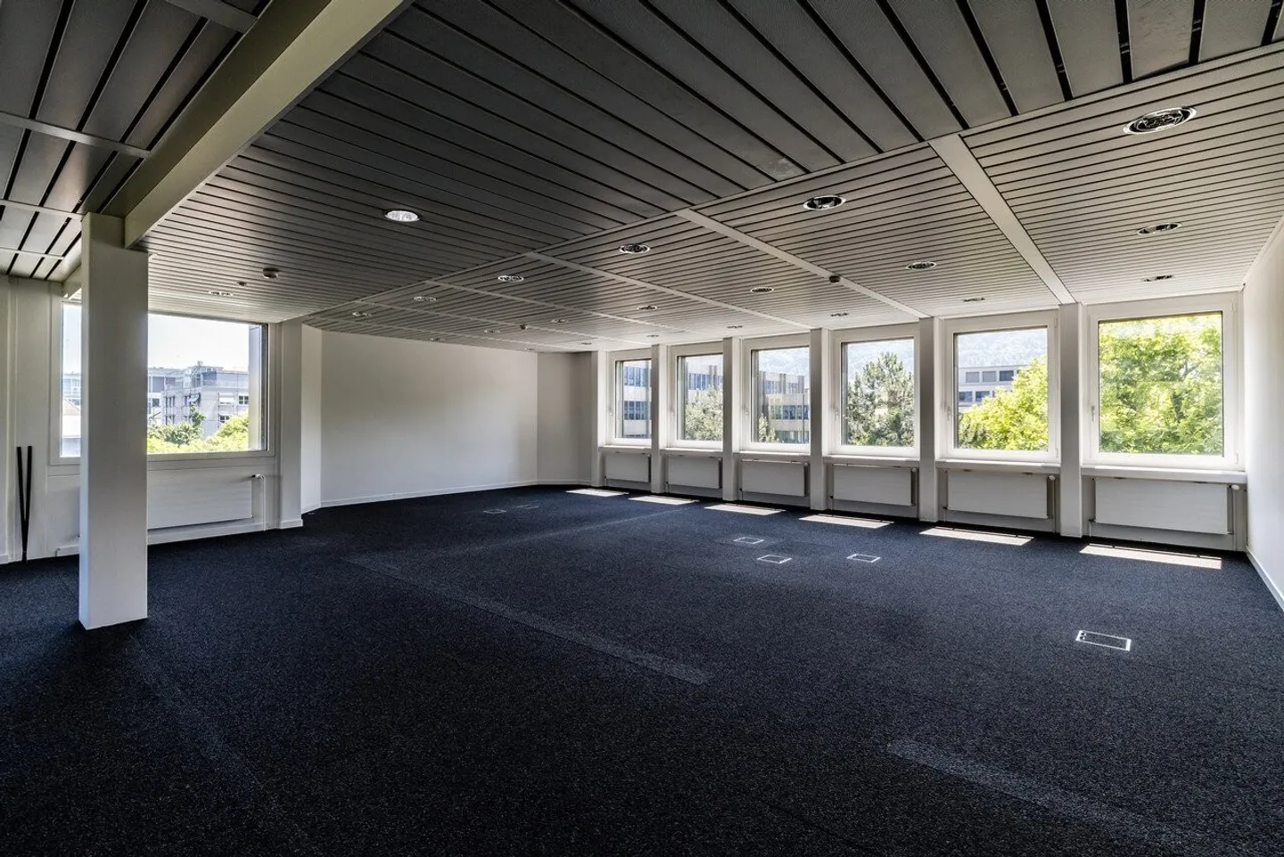 Light-Filled Office Spaces with High Flexibility - Photo 5 of 13