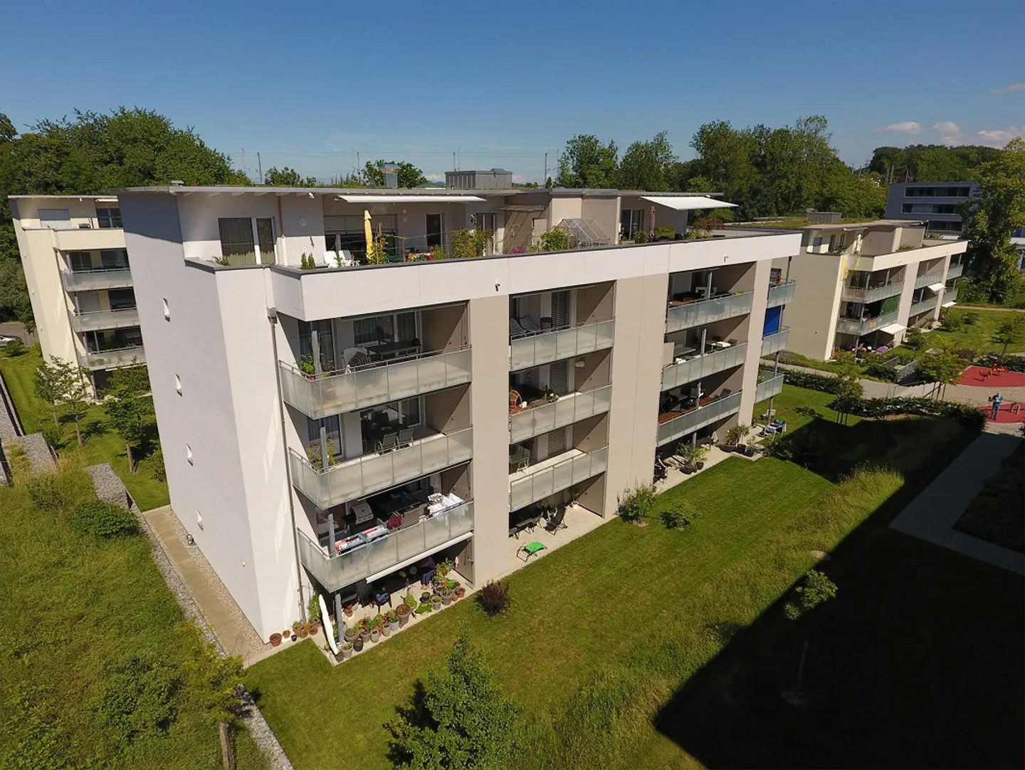 Moderne 3.5-Zimmer-Wohnung mit Balkon - Foto 1 von 12