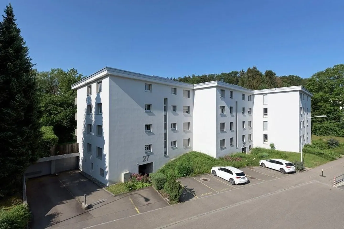 Aussenparkplatz Nähe Forchbahn - Foto 1 von 1