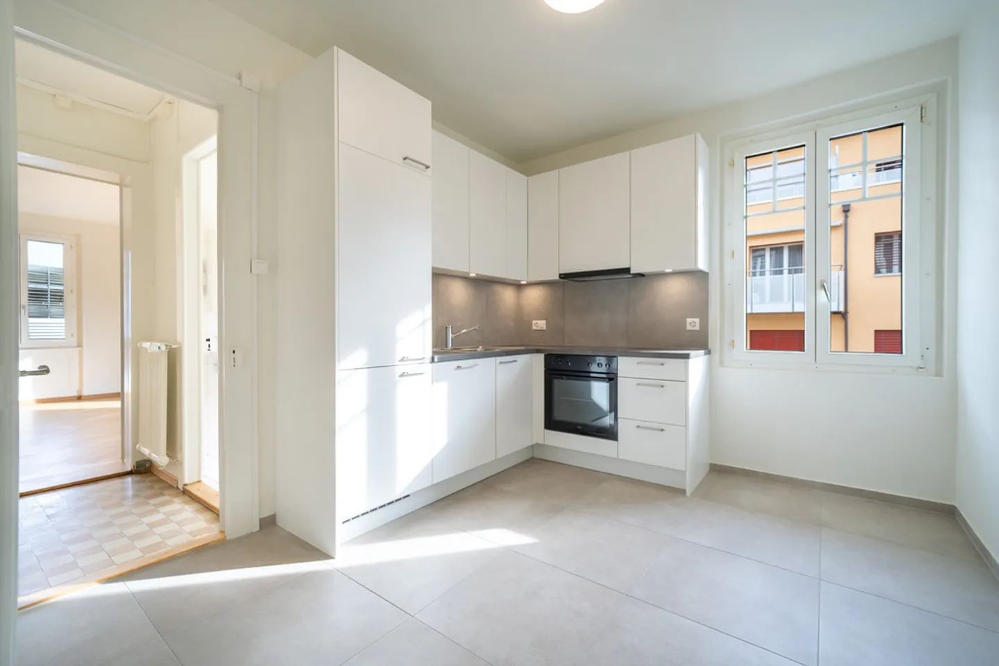 Apartment for rent - Photo 2 of 8