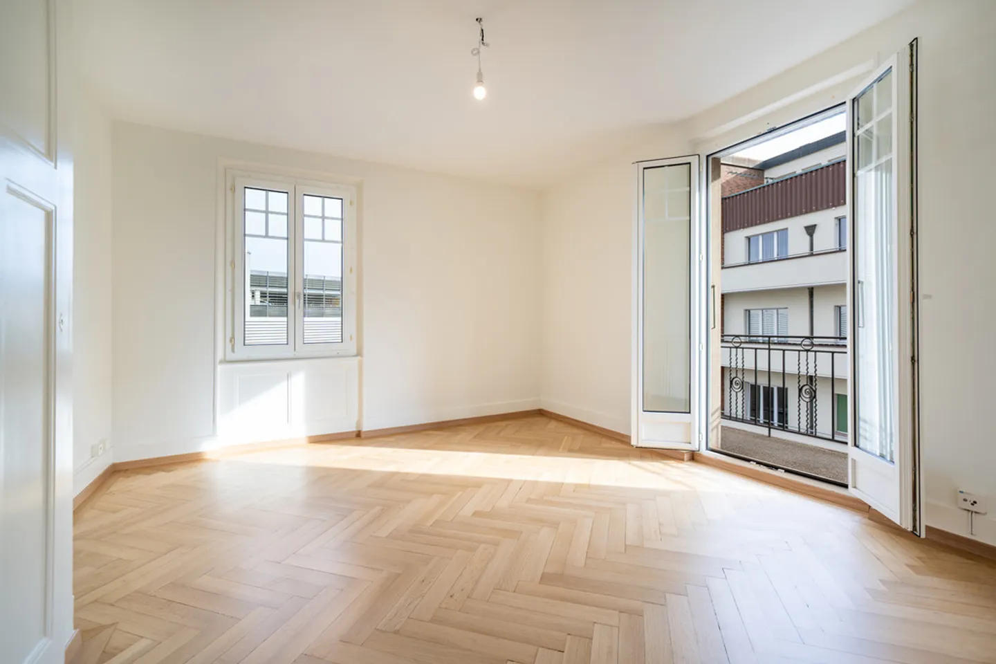 Apartment for rent - Photo 3 of 8