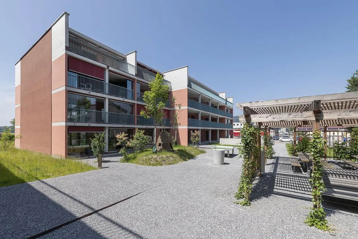 Moderne 2.5-Zimmerwohnung - Foto 1 von 9