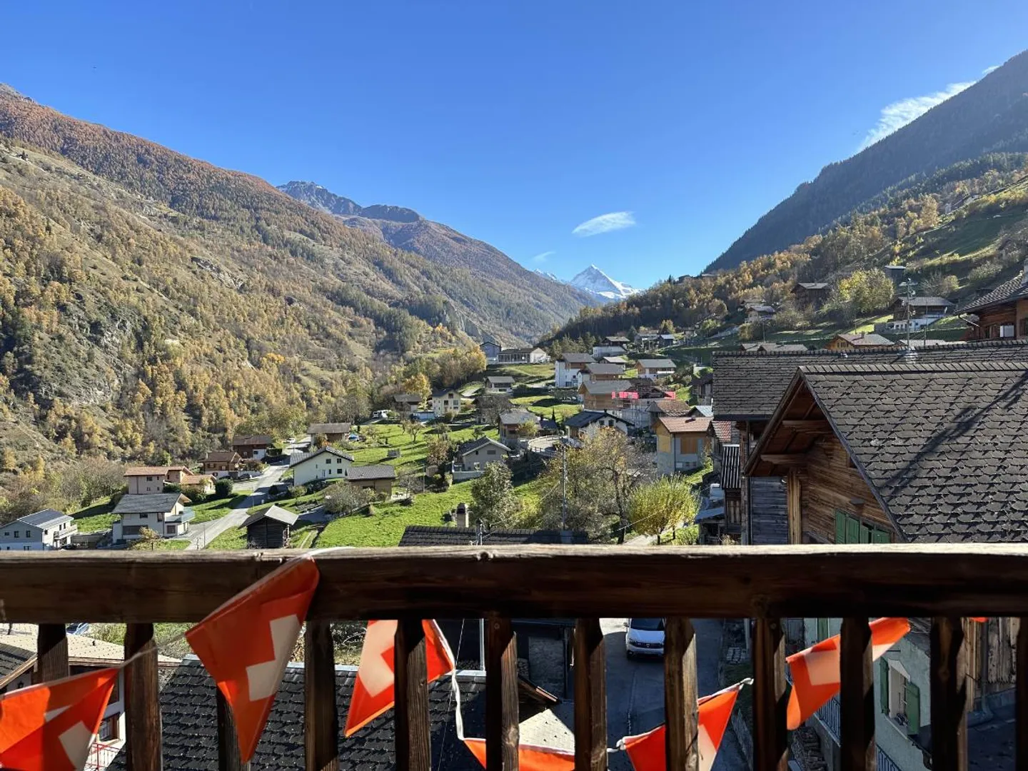 Ihr kleines Liebesnest mit Panoramablick auf die Alpen - Foto 3 von 5