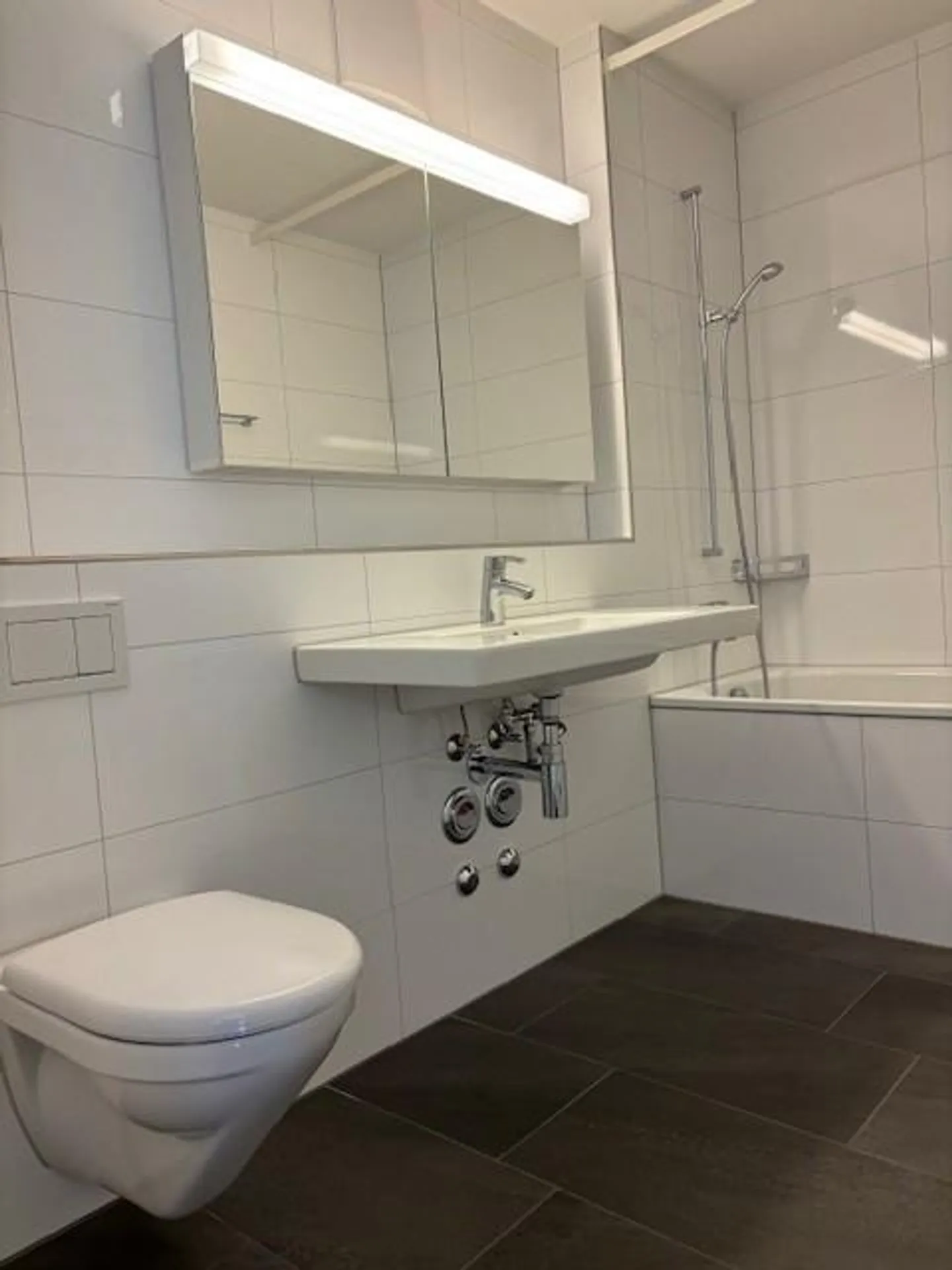 Appartamento moderno e spazioso con una grande sensazione di spazio e un'area salotto soleggiata - Foto 10 di 10