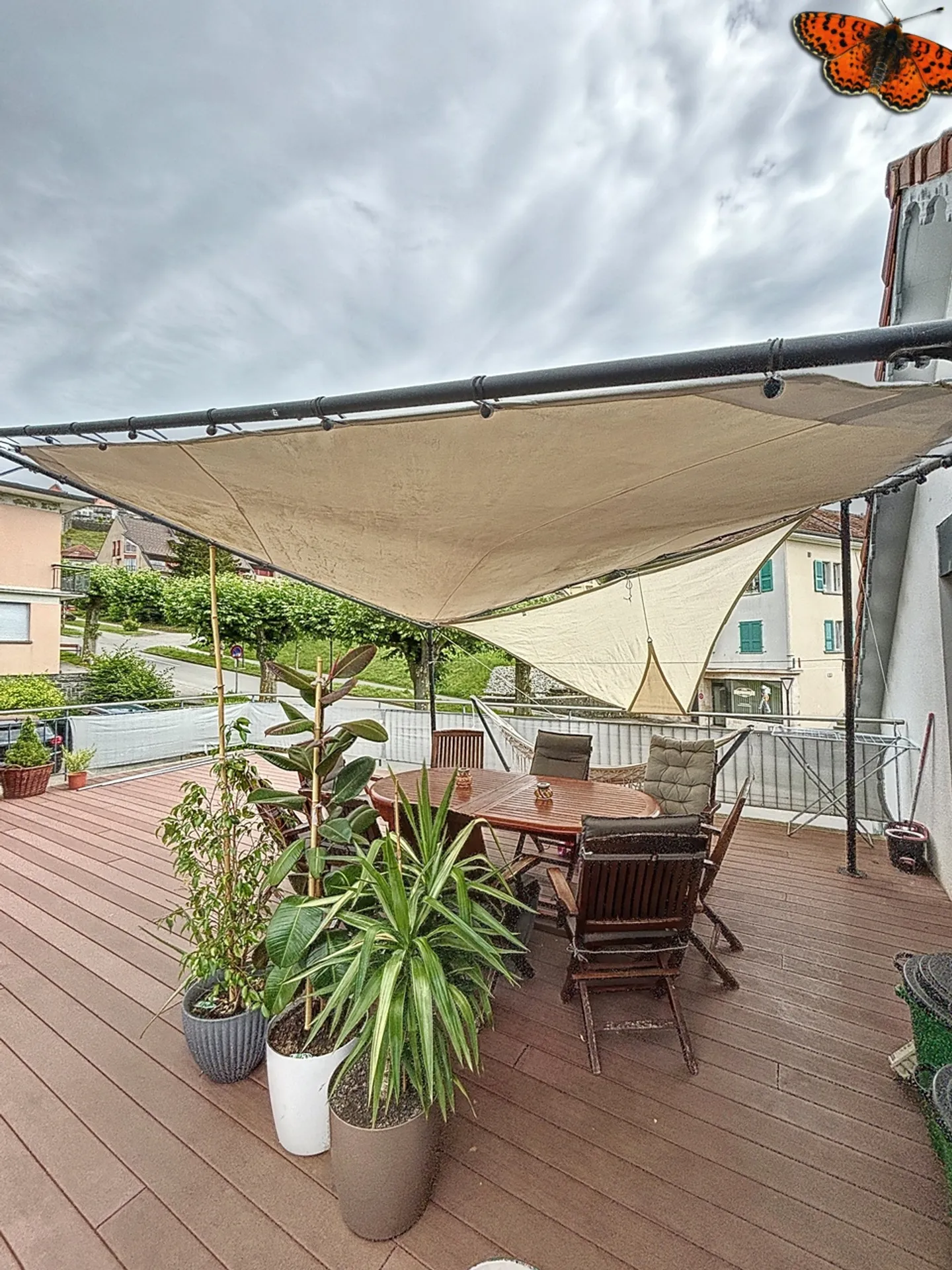 Luminoso appartamento di 2½ stanze con charme e terrazza di 59m²! - Foto 1 di 8