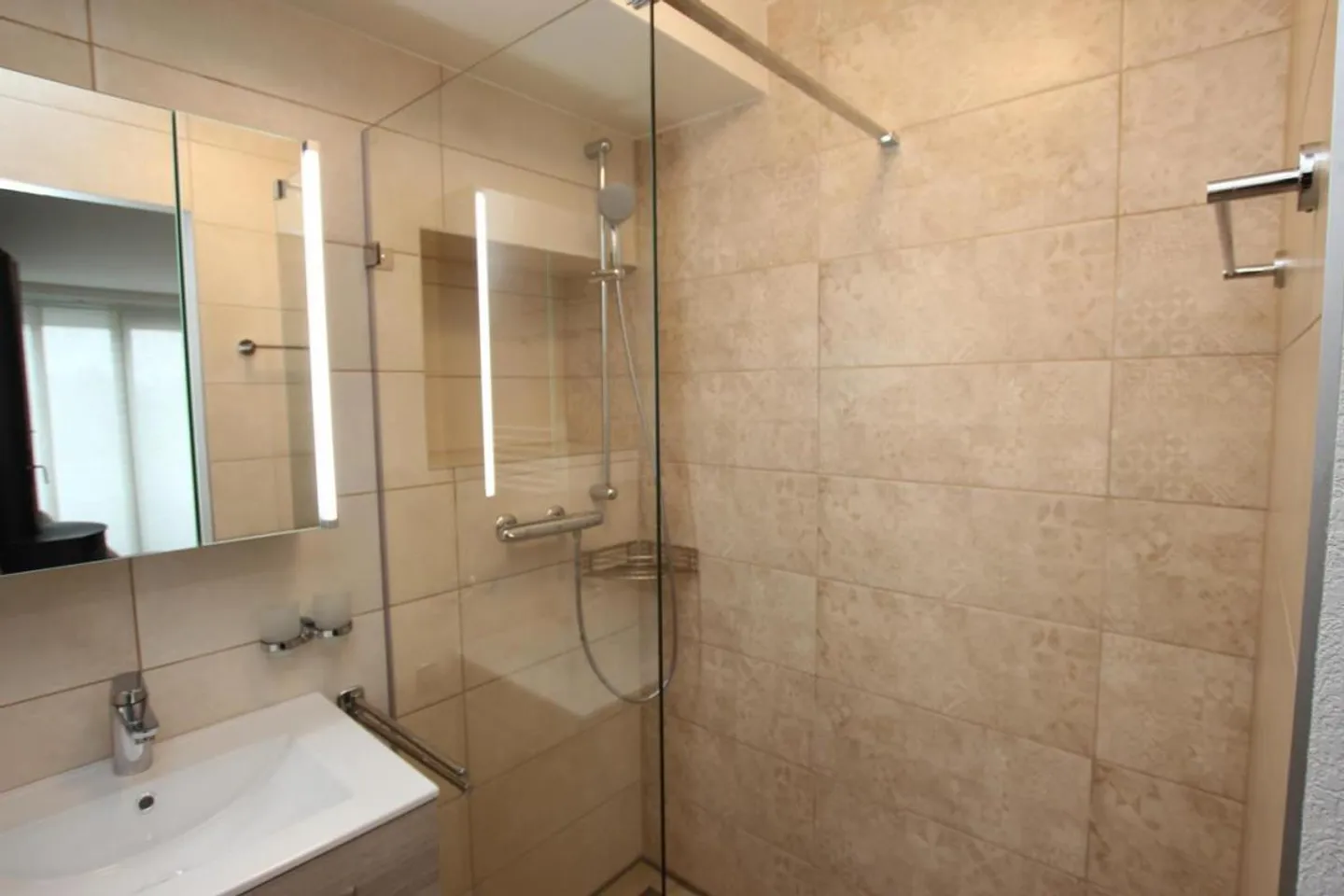 Furnished 1.5 room apartment - Photo 4 of 5