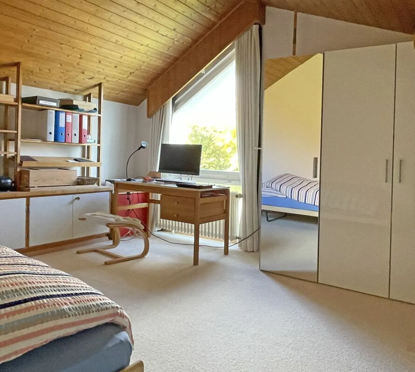 Ampio soggiorno in una posizione soleggiata - Foto 17 di 21