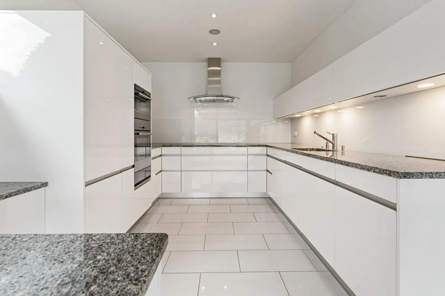 Appartement terrasse exclusif de 4,5 pièces avec belle vue - Photo 7 sur 30