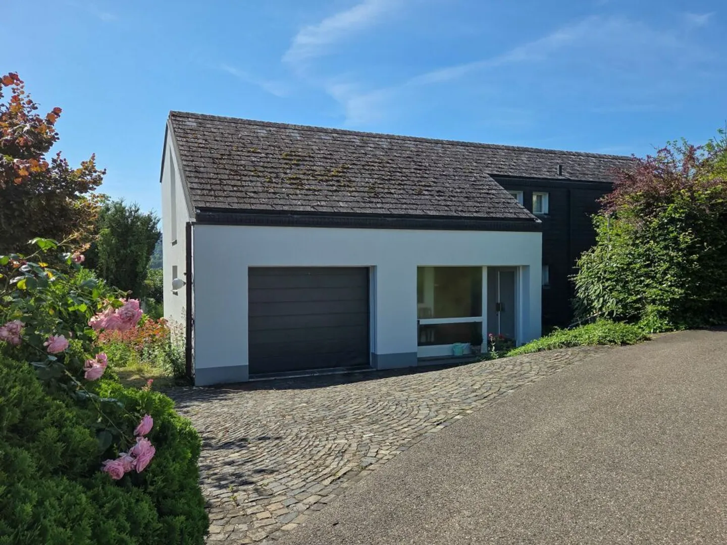 Ampio soggiorno in una posizione soleggiata - Foto 20 di 21