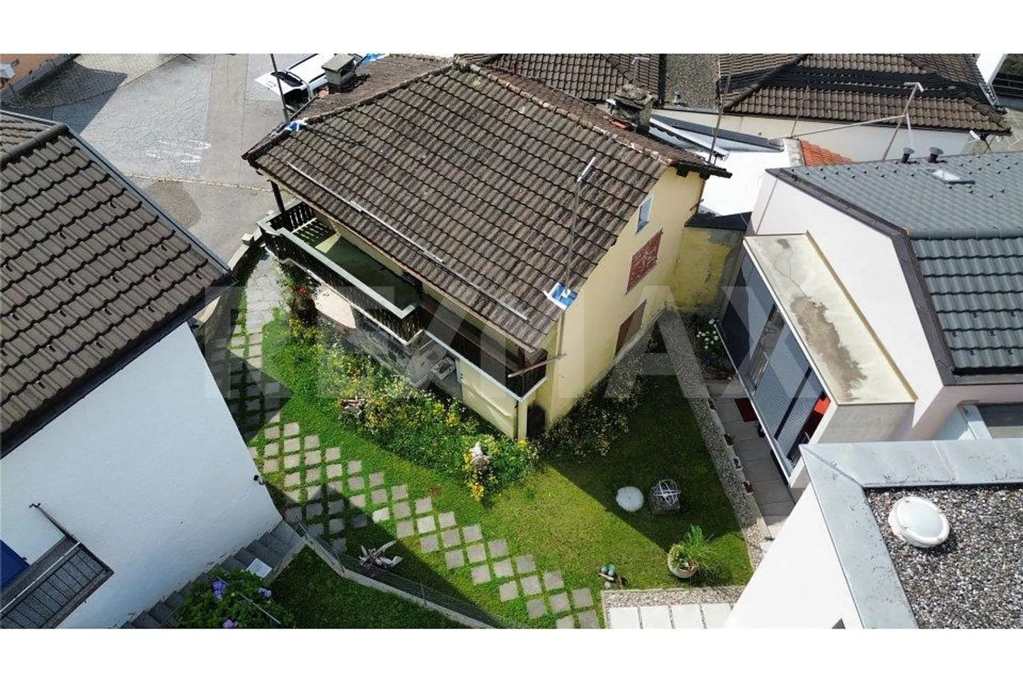 Charmantes Freistehendes Haus mit Potenzial - Foto 6 von 13