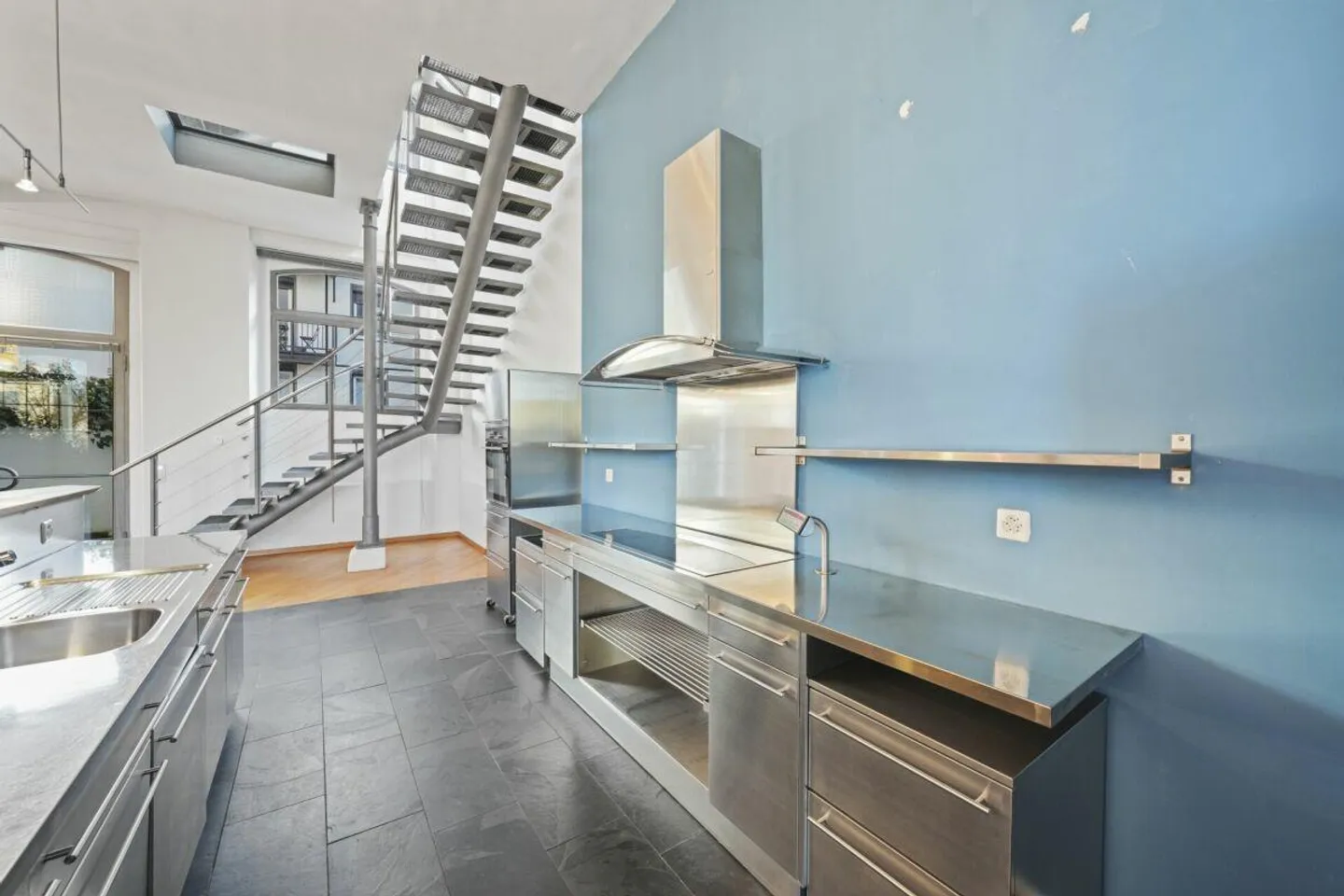 Loft historique unique avec vue sur le lac et beaucoup d'espace pour... - Photo 14 sur 30