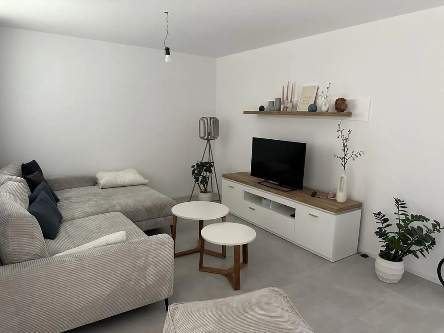 Modern apartment with great view - Photo 3 of 12