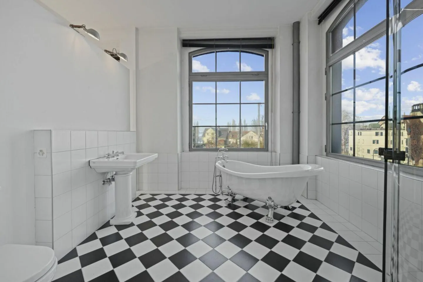 Loft historique unique avec vue sur le lac et beaucoup d'espace pour... - Photo 8 sur 30