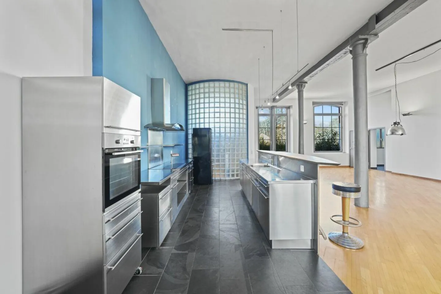 Loft historique unique avec vue sur le lac et beaucoup d'espace pour... - Photo 11 sur 30