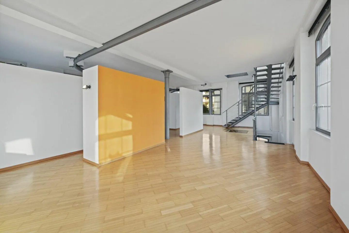 Loft historique unique avec vue sur le lac et beaucoup d'espace pour... - Photo 28 sur 30