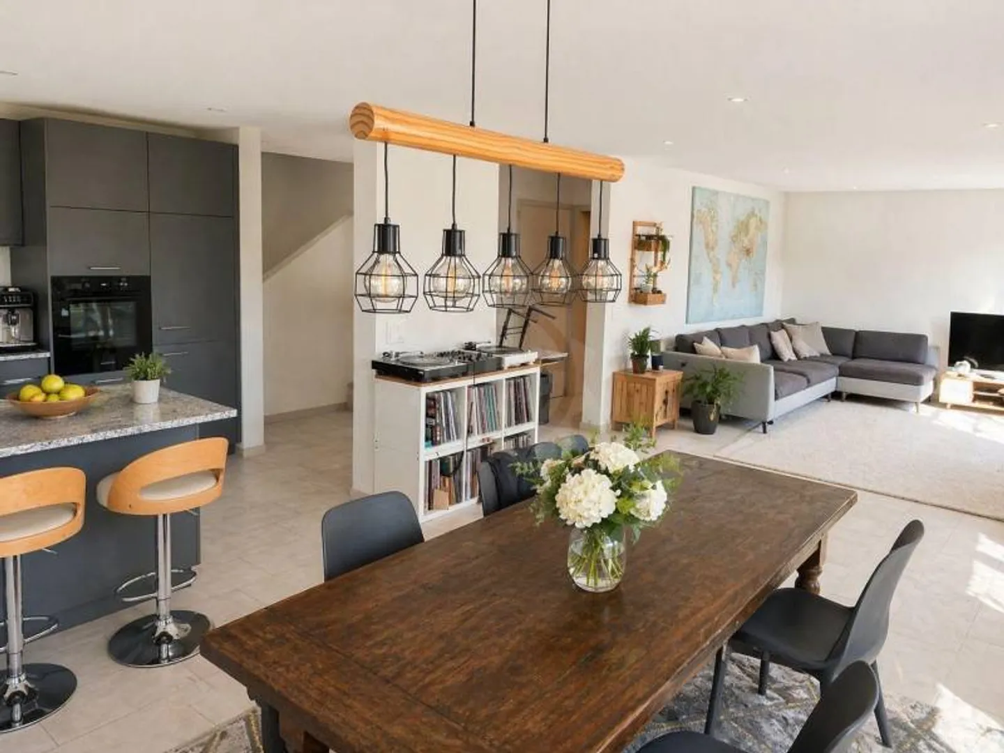 Moderne Villa mit Garten - Foto 3 von 12