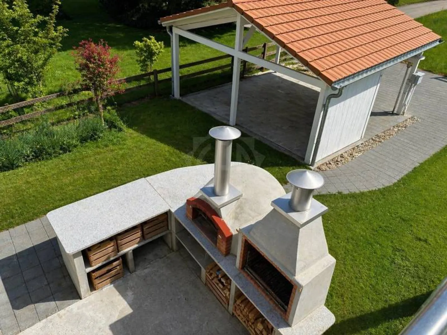 Moderne Villa mit Garten - Foto 6 von 12