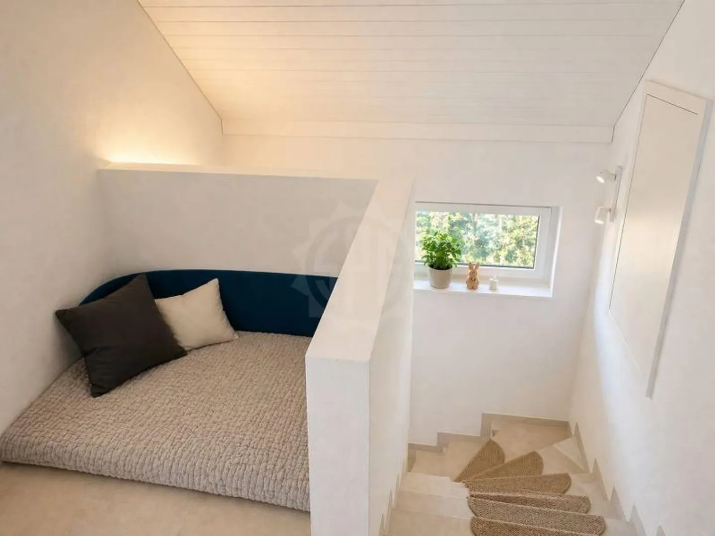 Moderne Villa mit Garten - Foto 8 von 12