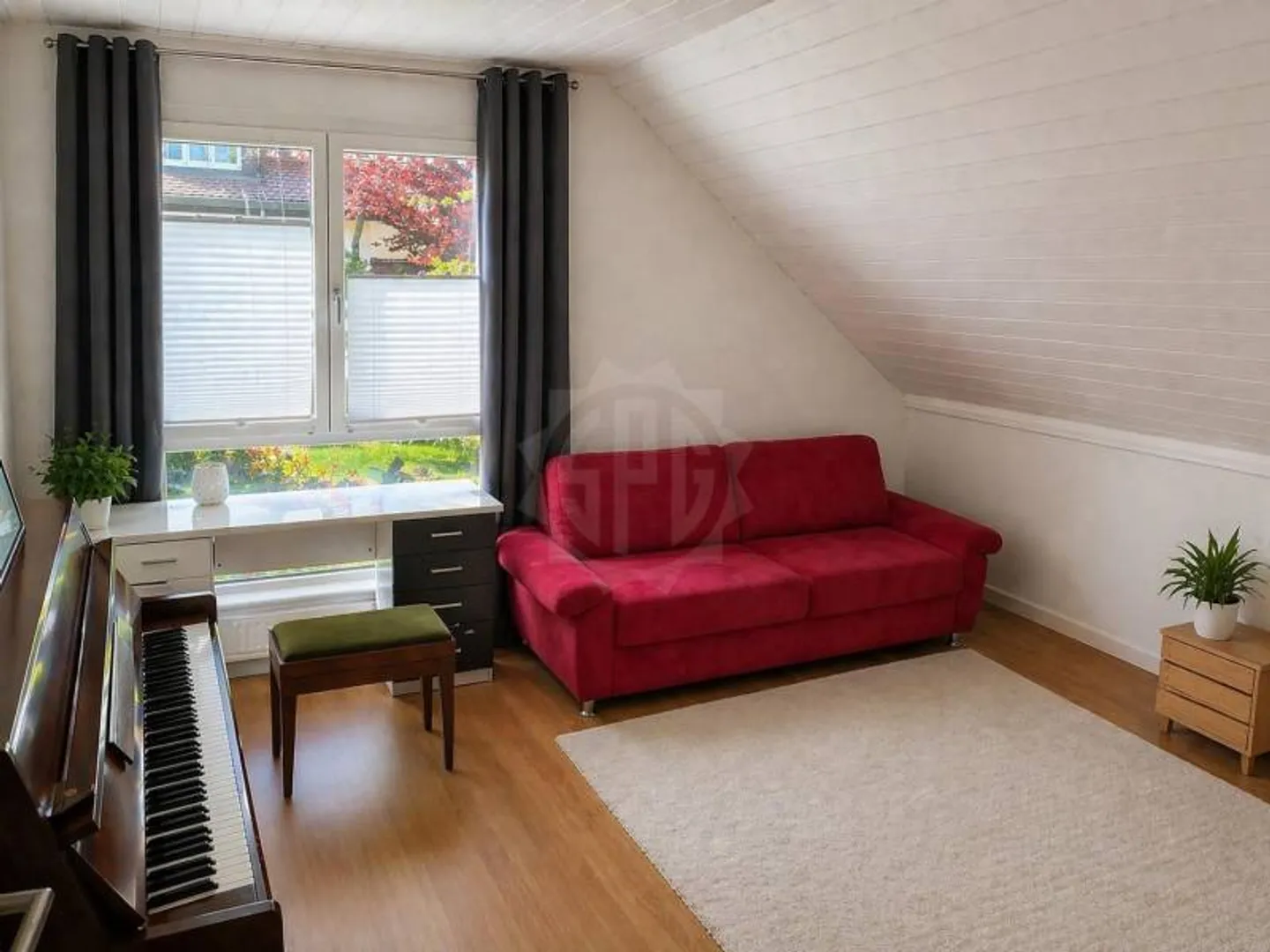 Moderne Villa mit Garten - Foto 9 von 12