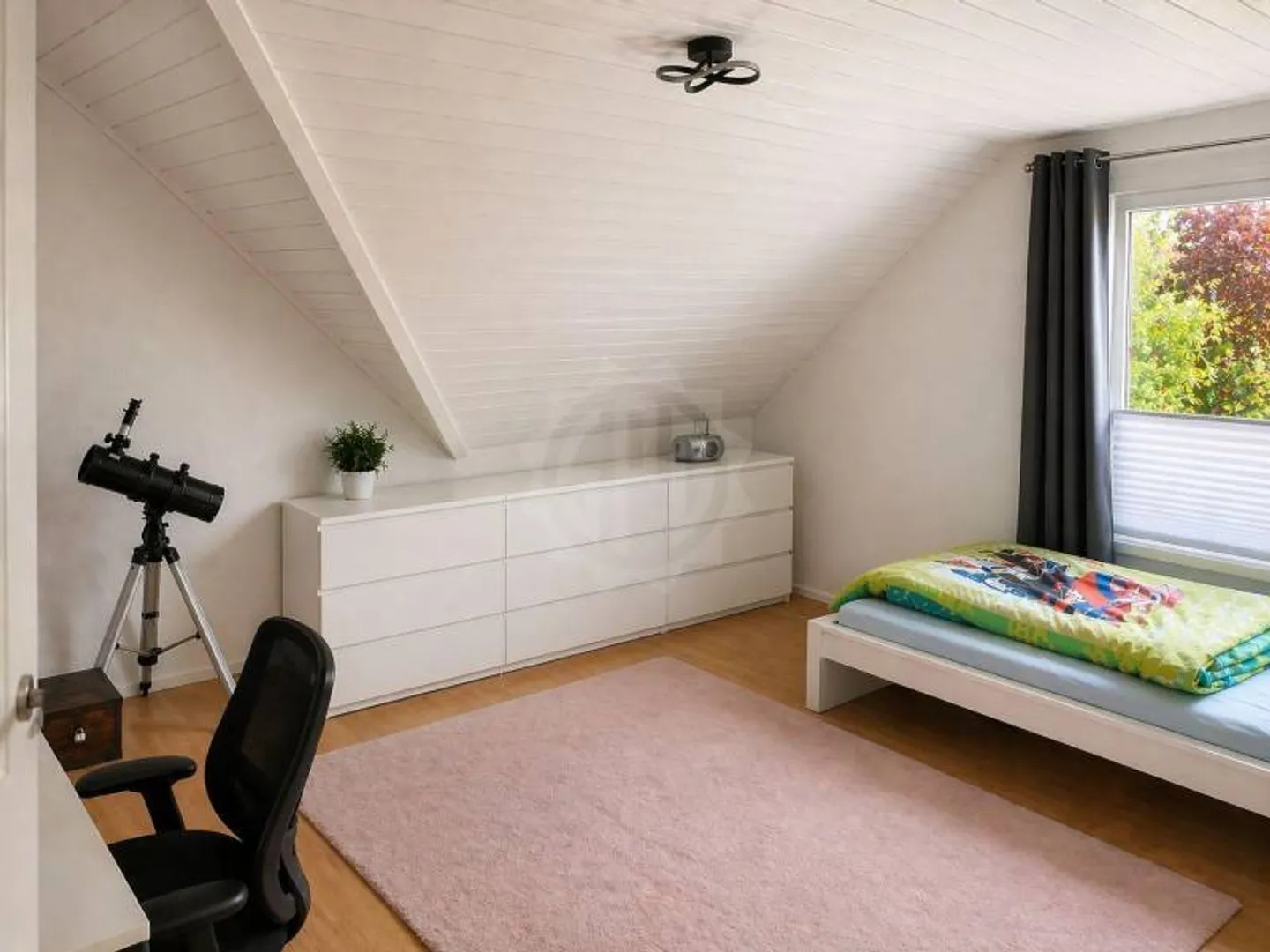 Moderne Villa mit Garten - Foto 10 von 12