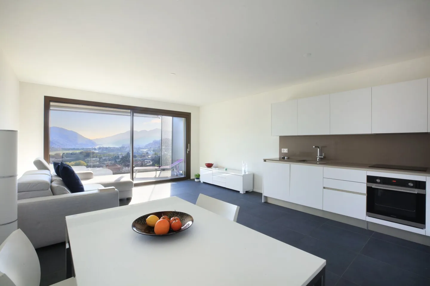 BIOGGIO - Appartement moderne avec vue - Photo 3 sur 12