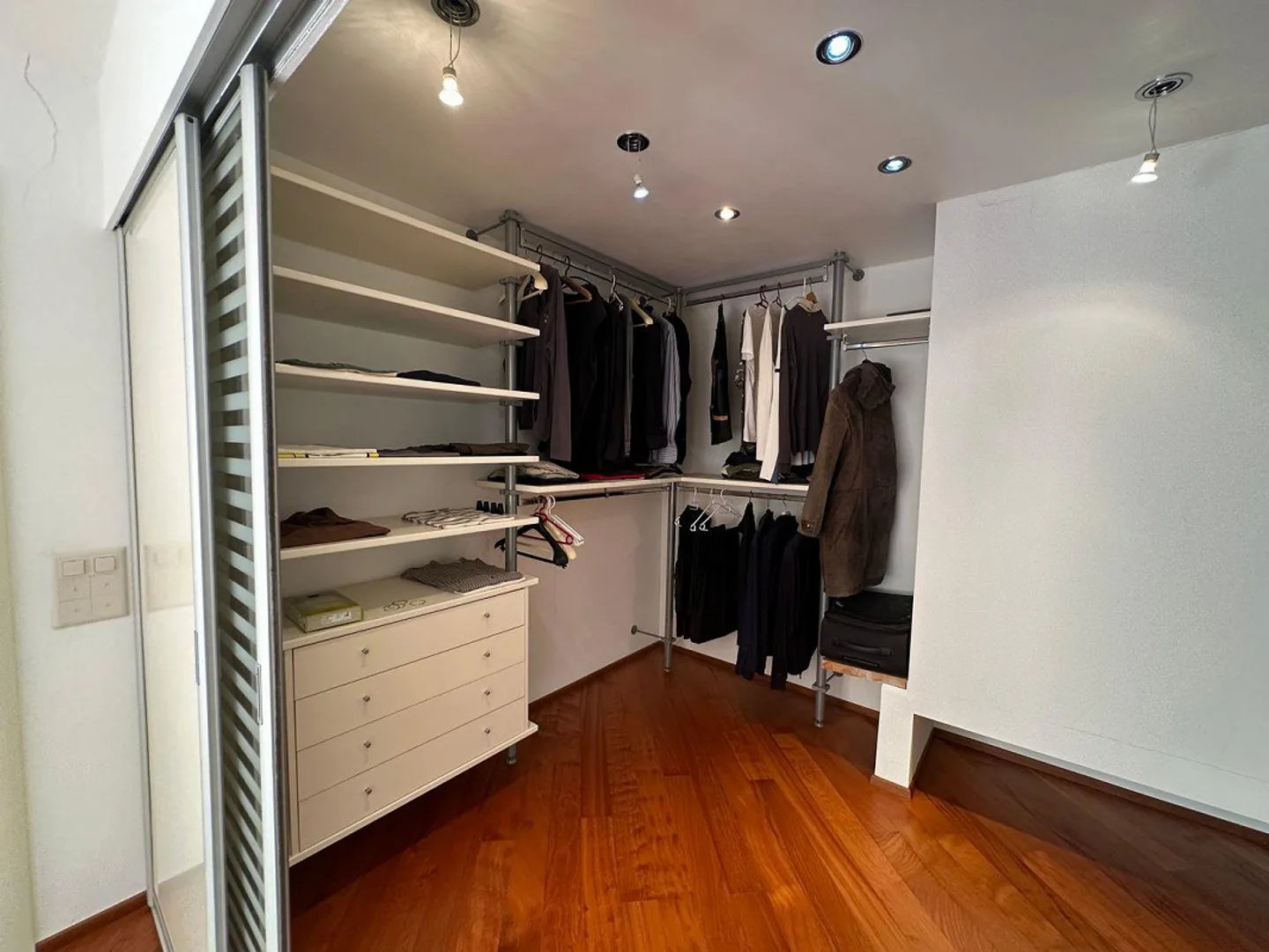 Villa with Panoramic Pool - Photo 18 of 21