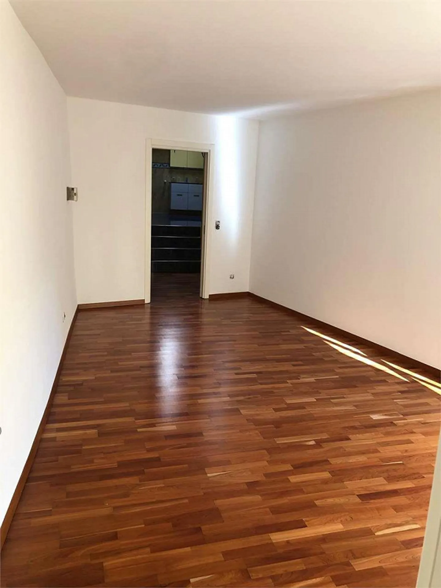 MELANO - in centro paese affittiamo un 4.5 loc. duplex - Foto 10 di 13