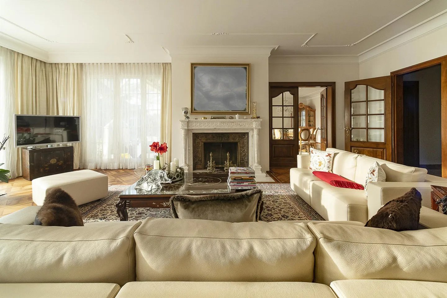 High-quality country villa in impressive surroundings - Photo 4 of 12