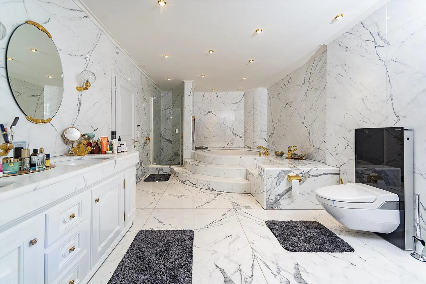 High-quality country villa in impressive surroundings - Photo 8 of 12