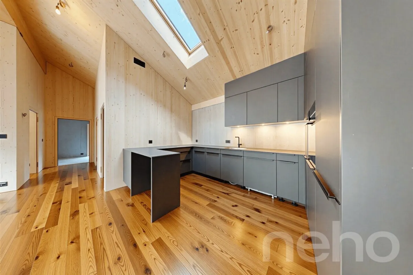 Stylish Penthouse with Mountain View - Photo 5 of 12
